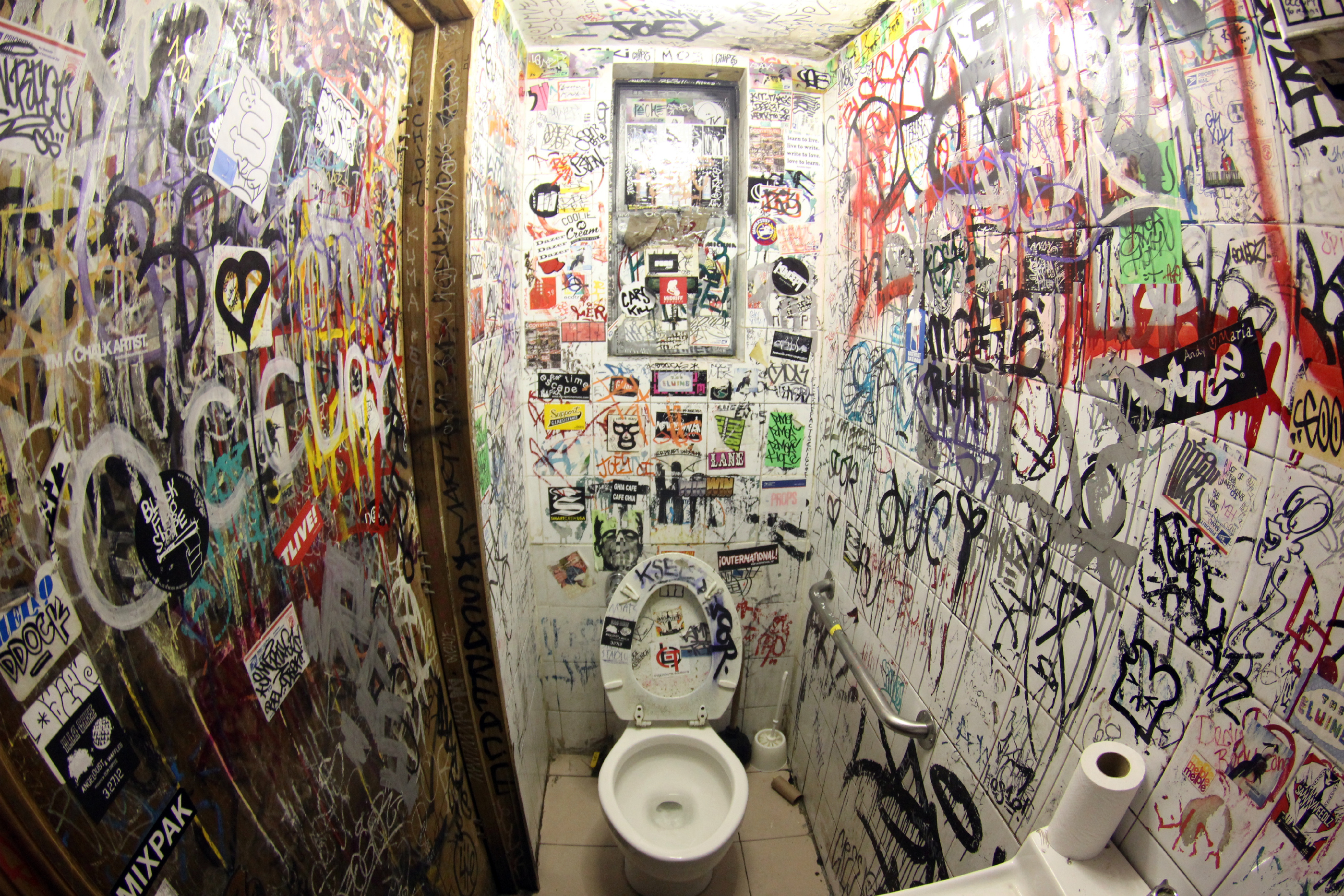 Club toilet 20