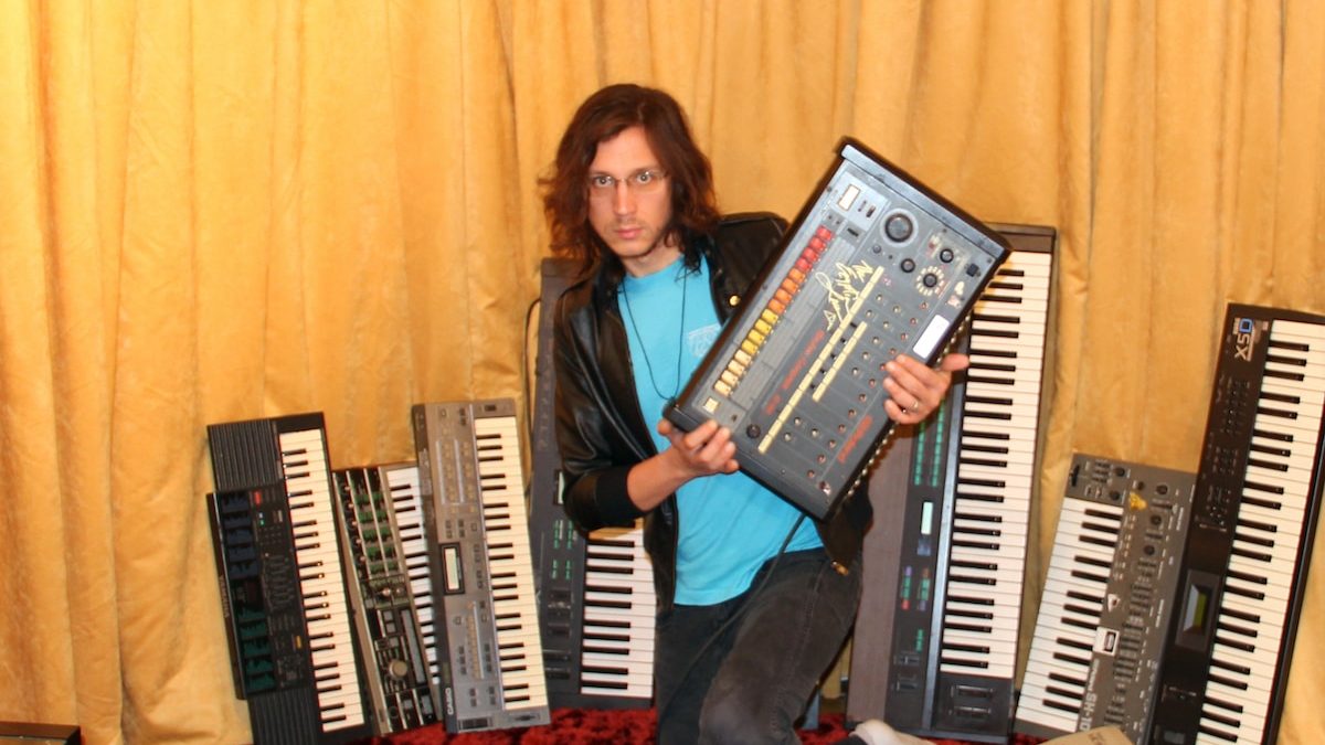 legowelt synth reviews