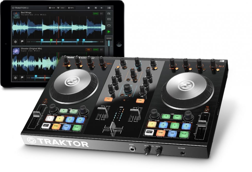 Varianta mai puțin costisitoare a pupitrului cu mixer, playere și pickupuri o reprezintă un setup cu laptop și DJ controler