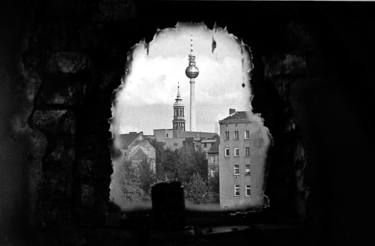 Enter Berlin S Early 90s Techno Clubs With This New Book