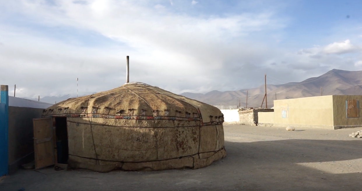 Yurt-Tajikistan-Synth-Jam