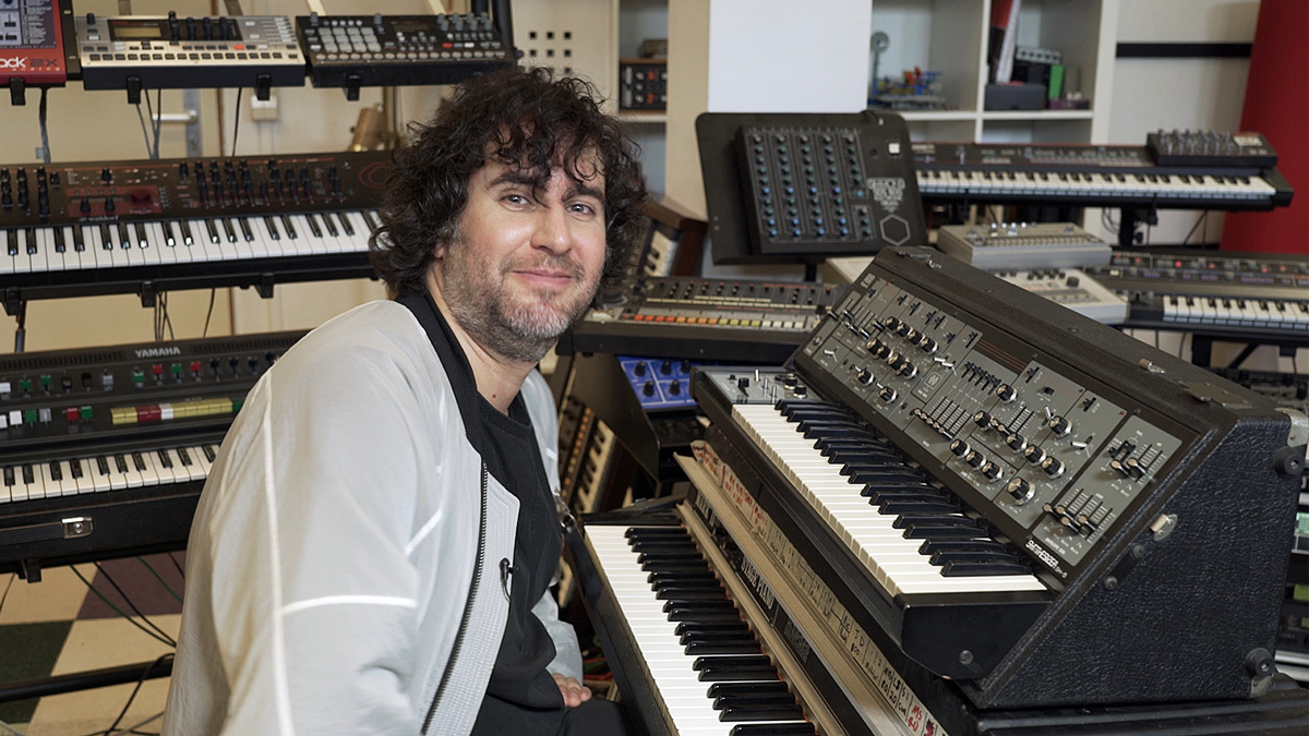Mathew Jonson Presents His Synthesizer Favourites: Roland SH-5, Videostill