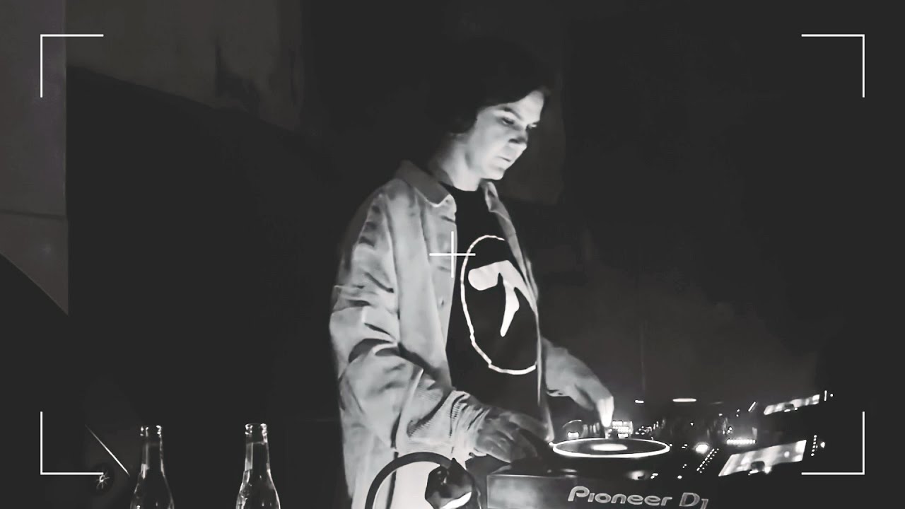 Violet breaks barriers in Lisbon’s thriving underground music scene